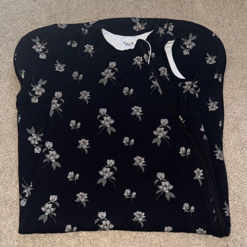 Kyte BABY Black Floral Sleep Sack - Neutral Flower Print